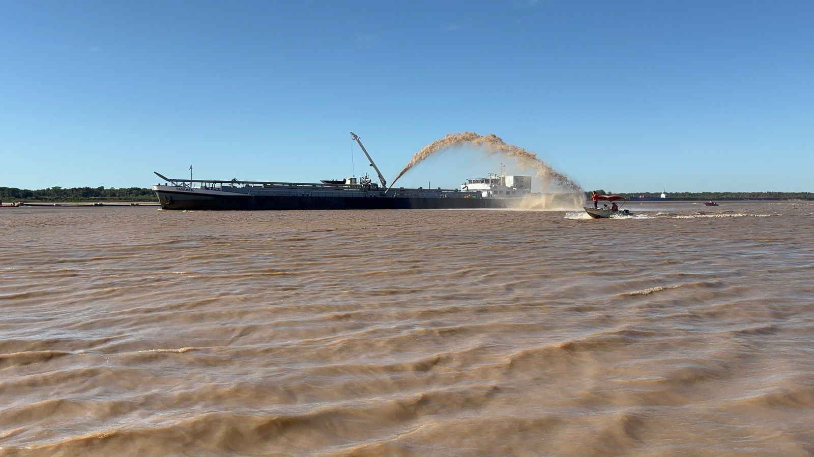 El desafío de la navegación en el Paso Bermejo: un esfuerzo conjunto para garantizar el comercio fluvial